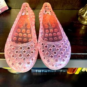 Old Navy jelly shoes-never worn outside size 3